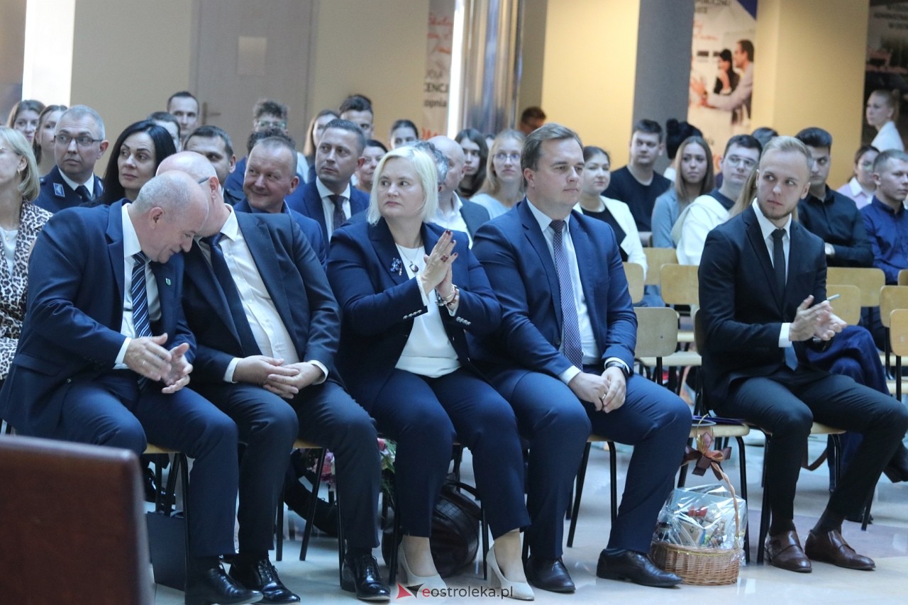 Inauguracja roku akademickiego WSAP [27.09.2024] - zdjęcie #110 - eOstroleka.pl
