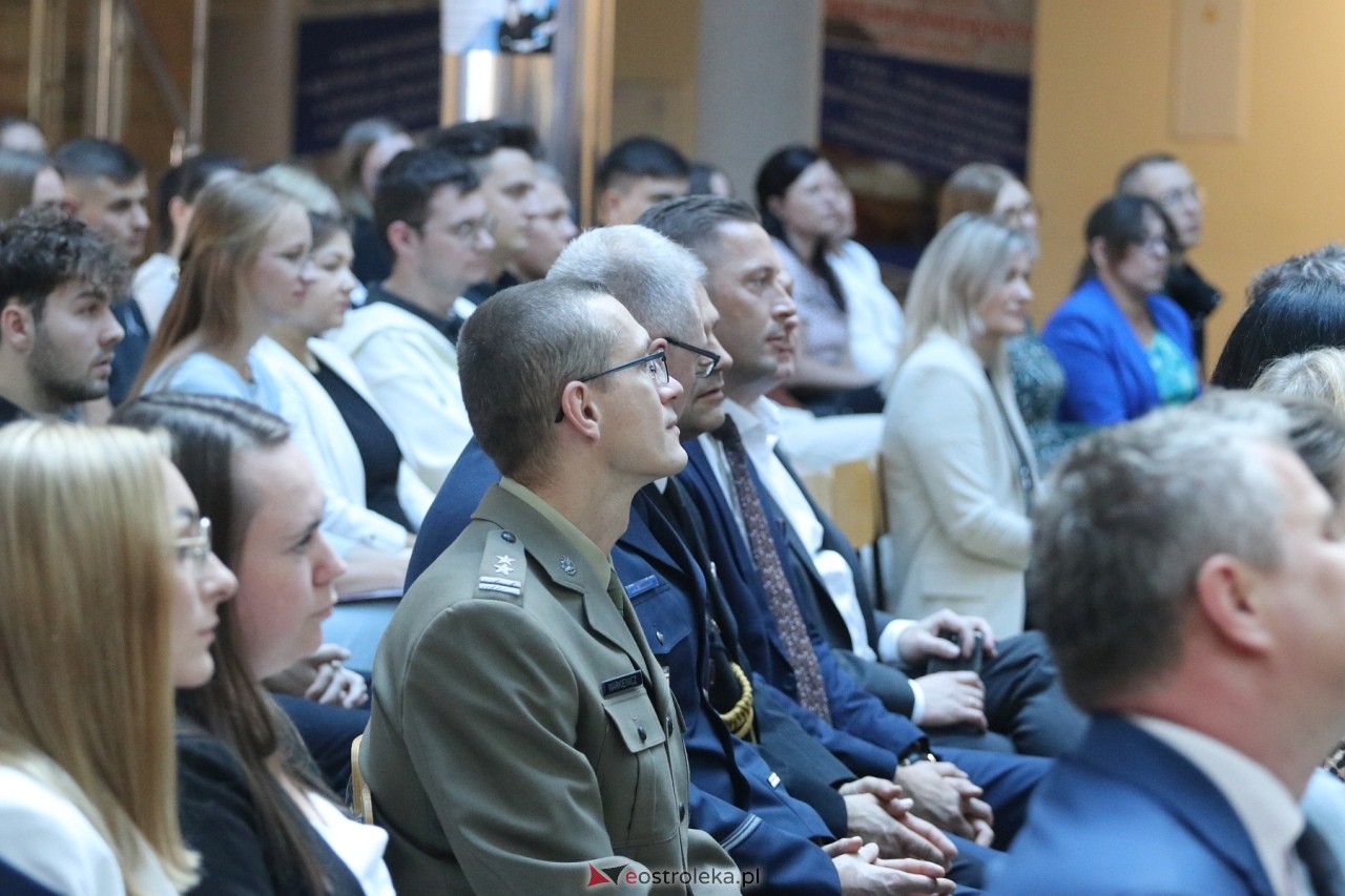 Inauguracja roku akademickiego WSAP [27.09.2024] - zdjęcie #102 - eOstroleka.pl