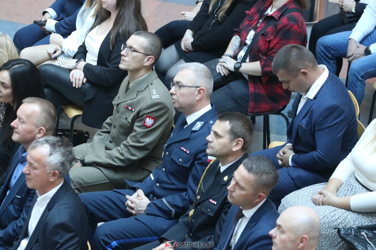 Inauguracja roku akademickiego WSAP [27.09.2024] - zdjęcie #81 - eOstroleka.pl