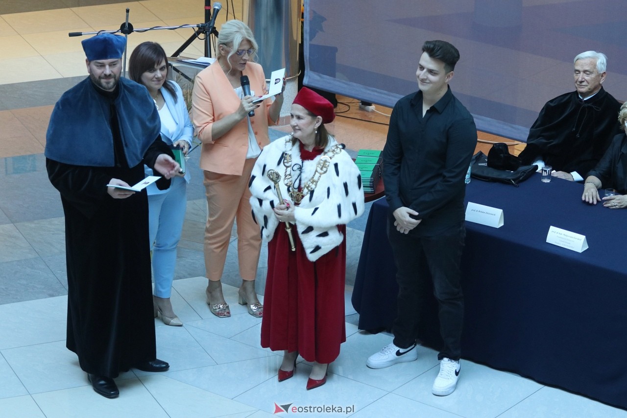 Inauguracja roku akademickiego WSAP [27.09.2024] - zdjęcie #47 - eOstroleka.pl