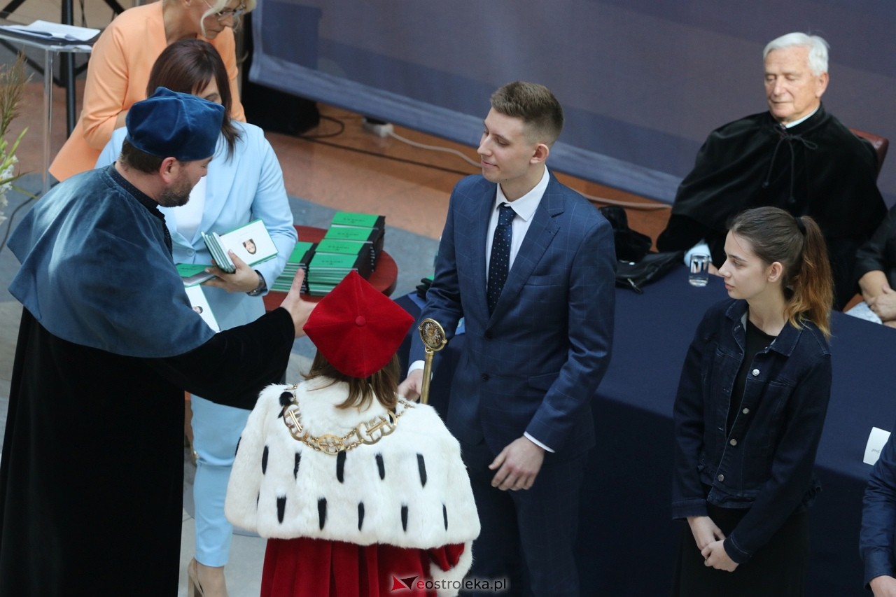 Inauguracja roku akademickiego WSAP [27.09.2024] - zdjęcie #28 - eOstroleka.pl