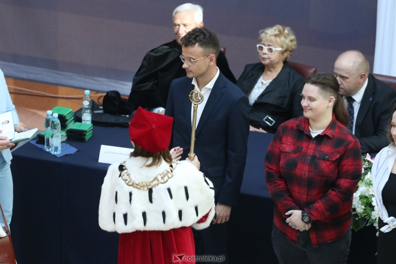 Inauguracja roku akademickiego WSAP [27.09.2024] - zdjęcie #11 - eOstroleka.pl