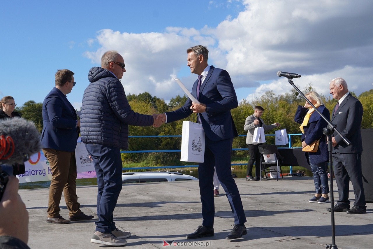 Międzynarodowy Dzień Osób Starszych. Obchody na plaży w Ostrołęce [29.09.2024] - zdjęcie #2 - eOstroleka.pl