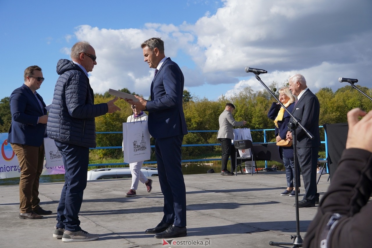 Międzynarodowy Dzień Osób Starszych. Obchody na plaży w Ostrołęce [29.09.2024] - zdjęcie #1 - eOstroleka.pl