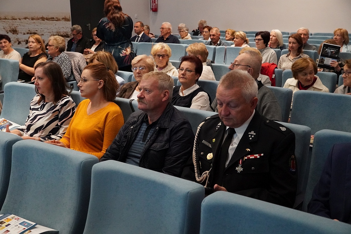 Inauguracja roku akademickiego Uniwersytetu Trzeciego Wieku w Kadzidle [01.10.2024] - zdjęcie #2 - eOstroleka.pl