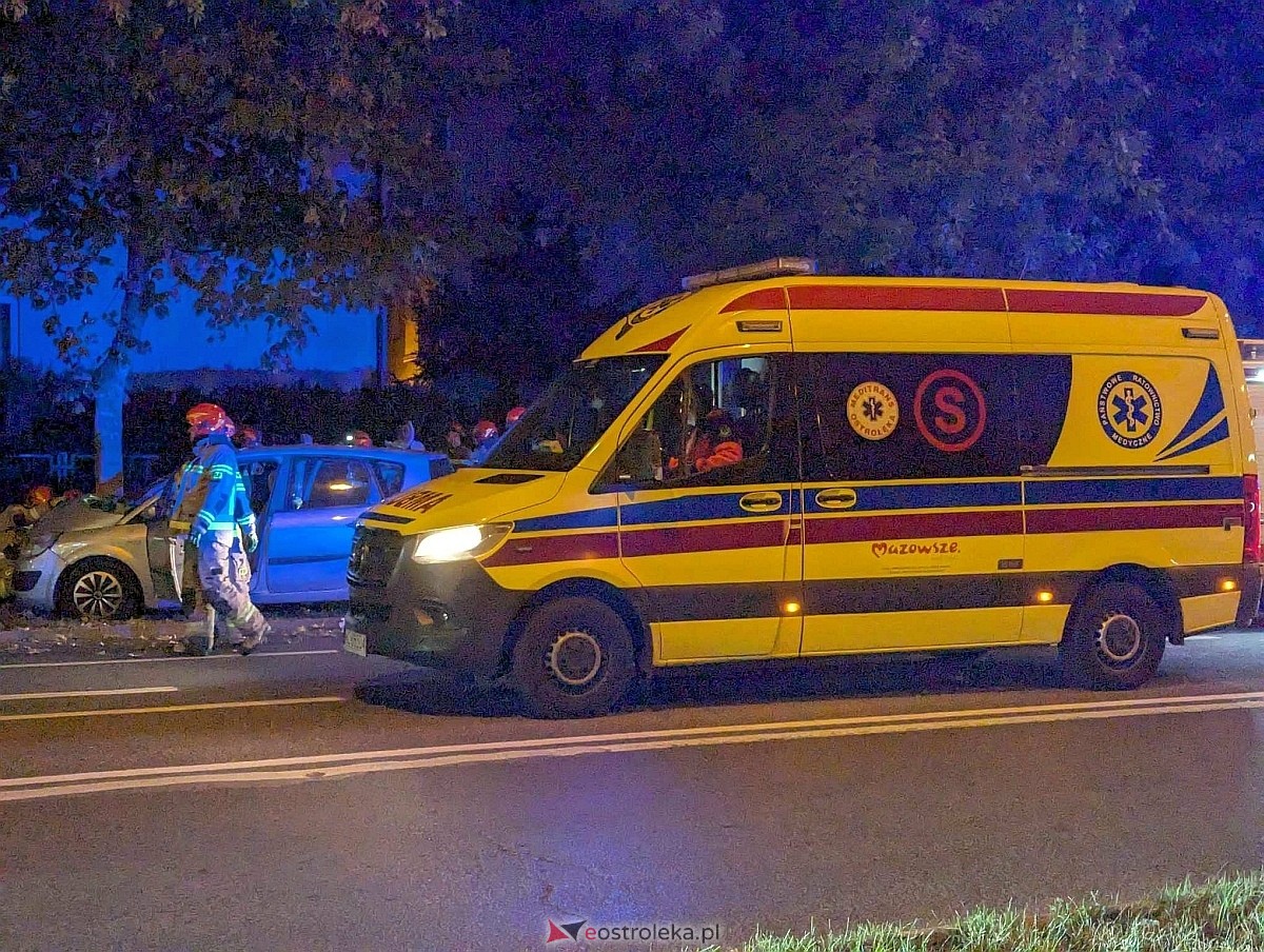 Wypadek przy ul. Konopnickiej [1.10.2024] - zdjęcie #1 - eOstroleka.pl