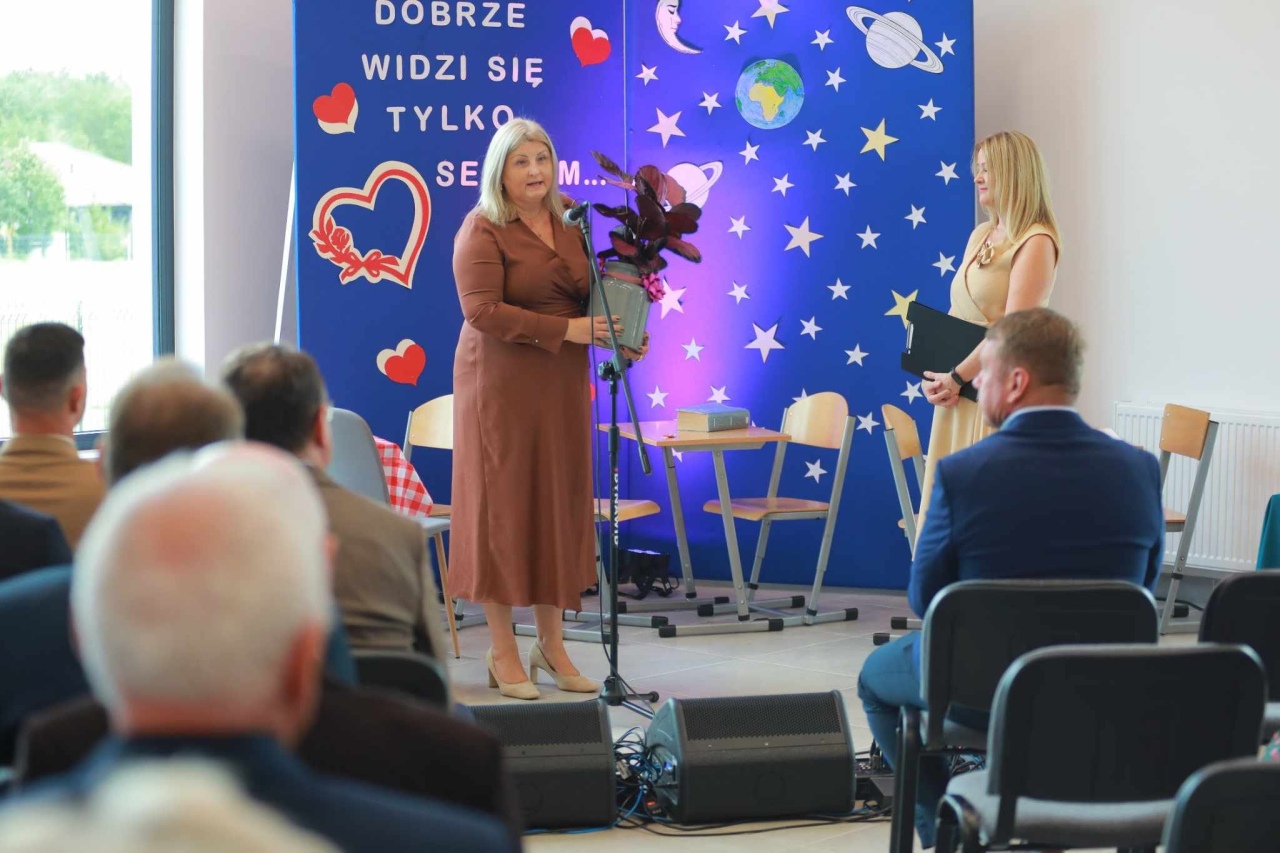 Otwarcie nowej filii gminnej biblioteki w Laskowcu [02.10.2024] - zdjęcie #57 - eOstroleka.pl