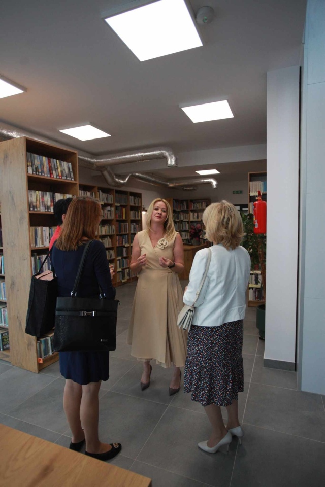 Otwarcie nowej filii gminnej biblioteki w Laskowcu [02.10.2024] - zdjęcie #54 - eOstroleka.pl