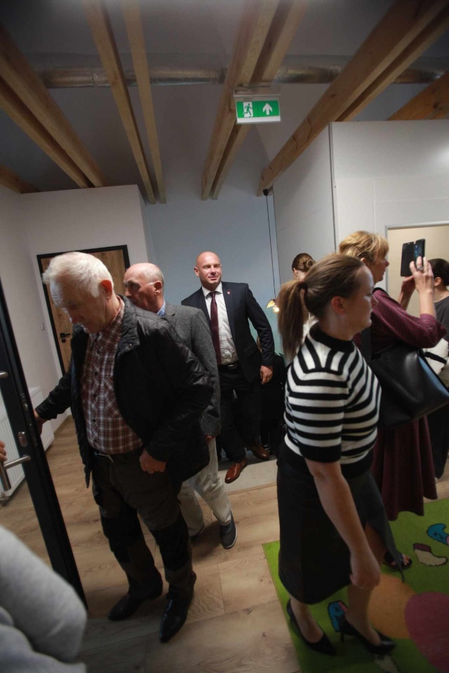 Otwarcie nowej filii gminnej biblioteki w Laskowcu [02.10.2024] - zdjęcie #51 - eOstroleka.pl