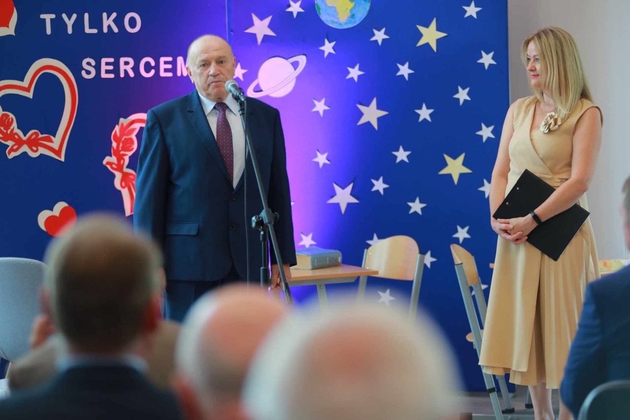 Otwarcie nowej filii gminnej biblioteki w Laskowcu [02.10.2024] - zdjęcie #32 - eOstroleka.pl