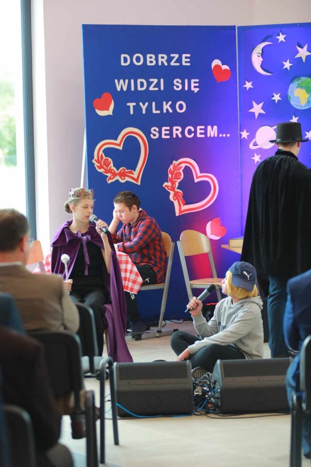 Otwarcie nowej filii gminnej biblioteki w Laskowcu [02.10.2024] - zdjęcie #17 - eOstroleka.pl