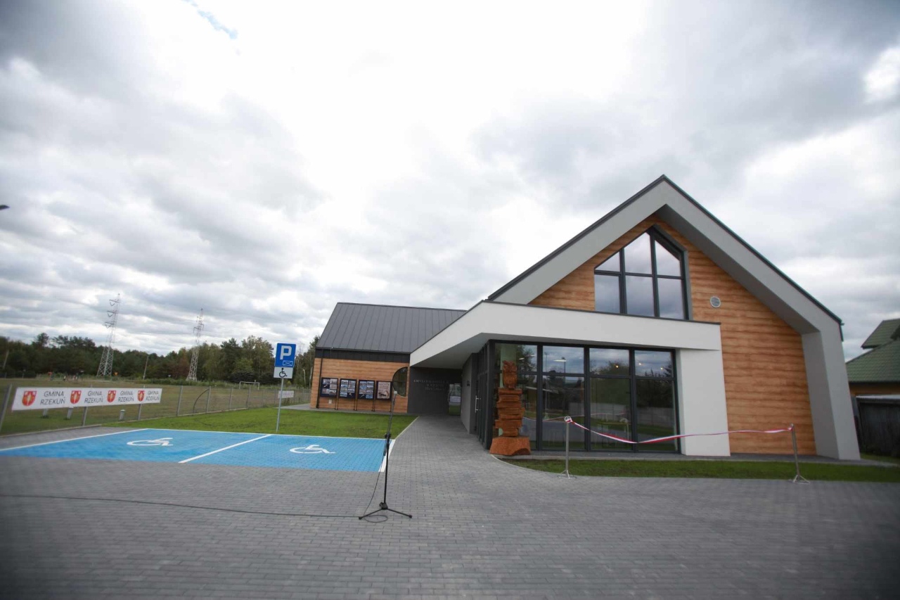 Otwarcie nowej filii gminnej biblioteki w Laskowcu [02.10.2024] - zdjęcie #11 - eOstroleka.pl