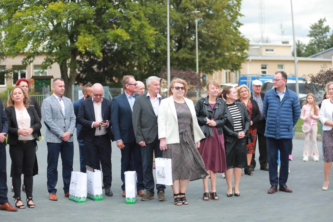 Otwarcie nowej filii gminnej biblioteki w Laskowcu [02.10.2024] - zdjęcie #1 - eOstroleka.pl