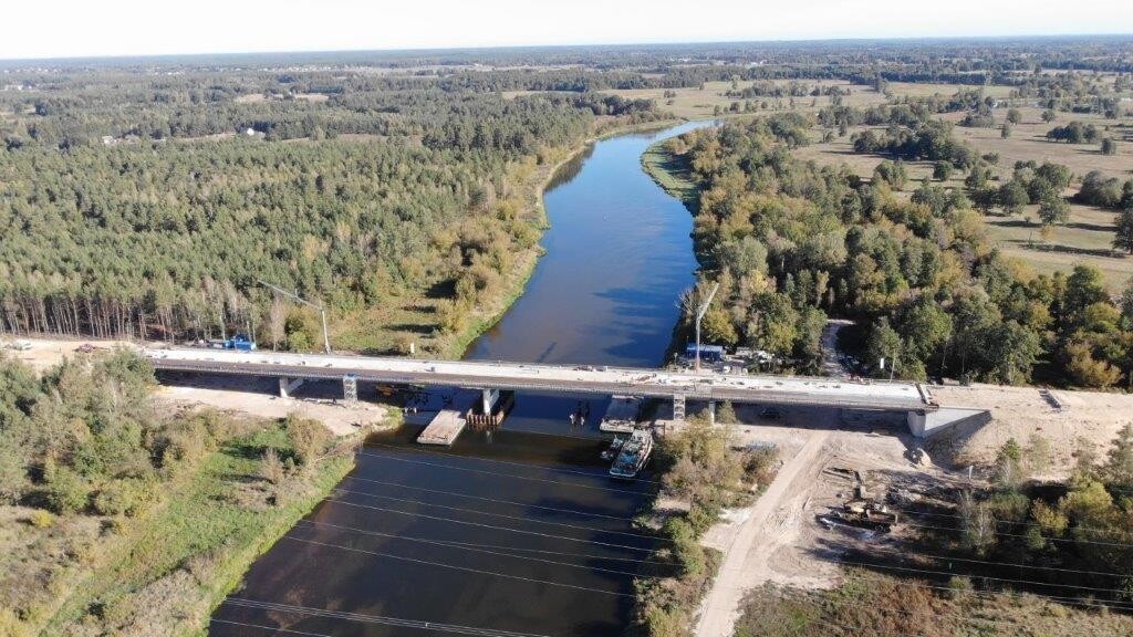 Budowa mostu przez Narew w Teodorowie - stan na koniec września 2024 [03.10.2024] - zdjęcie #9 - eOstroleka.pl