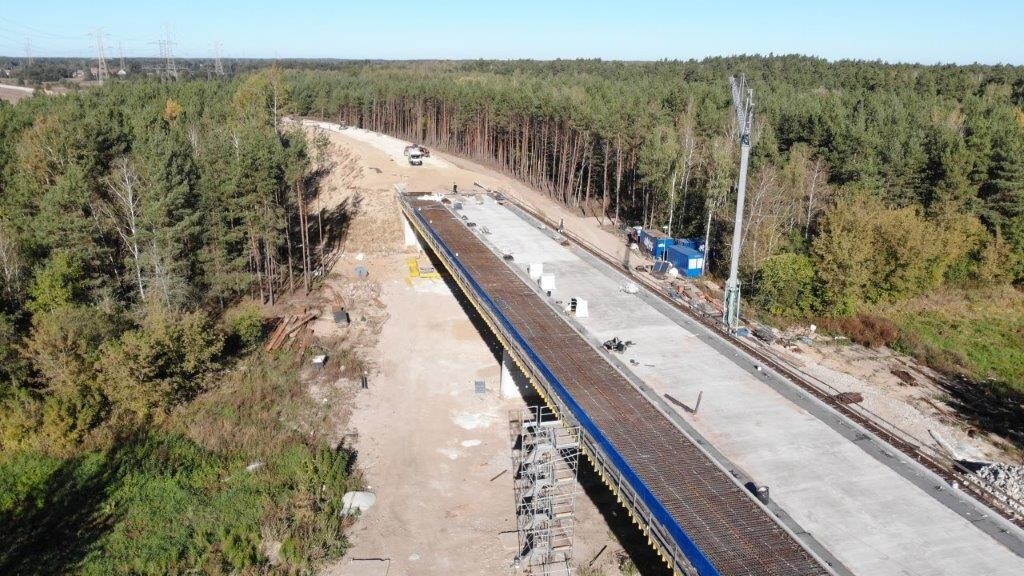 Budowa mostu przez Narew w Teodorowie - stan na koniec września 2024 [03.10.2024] - zdjęcie #3 - eOstroleka.pl