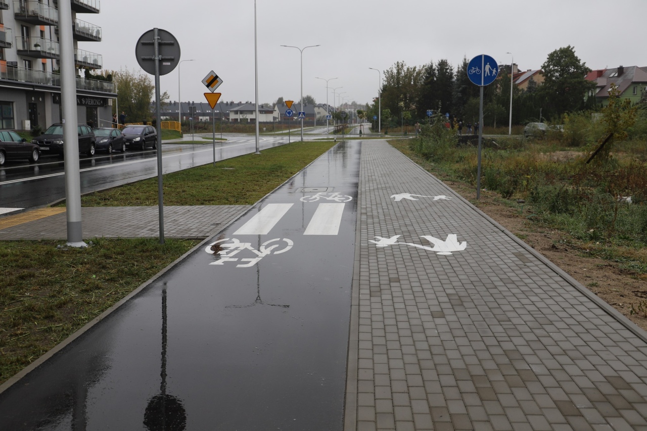 Oficjalny odbiór ulicy A. Gołasia w Ostrołęce [04.10.2024] - zdjęcie #11 - eOstroleka.pl