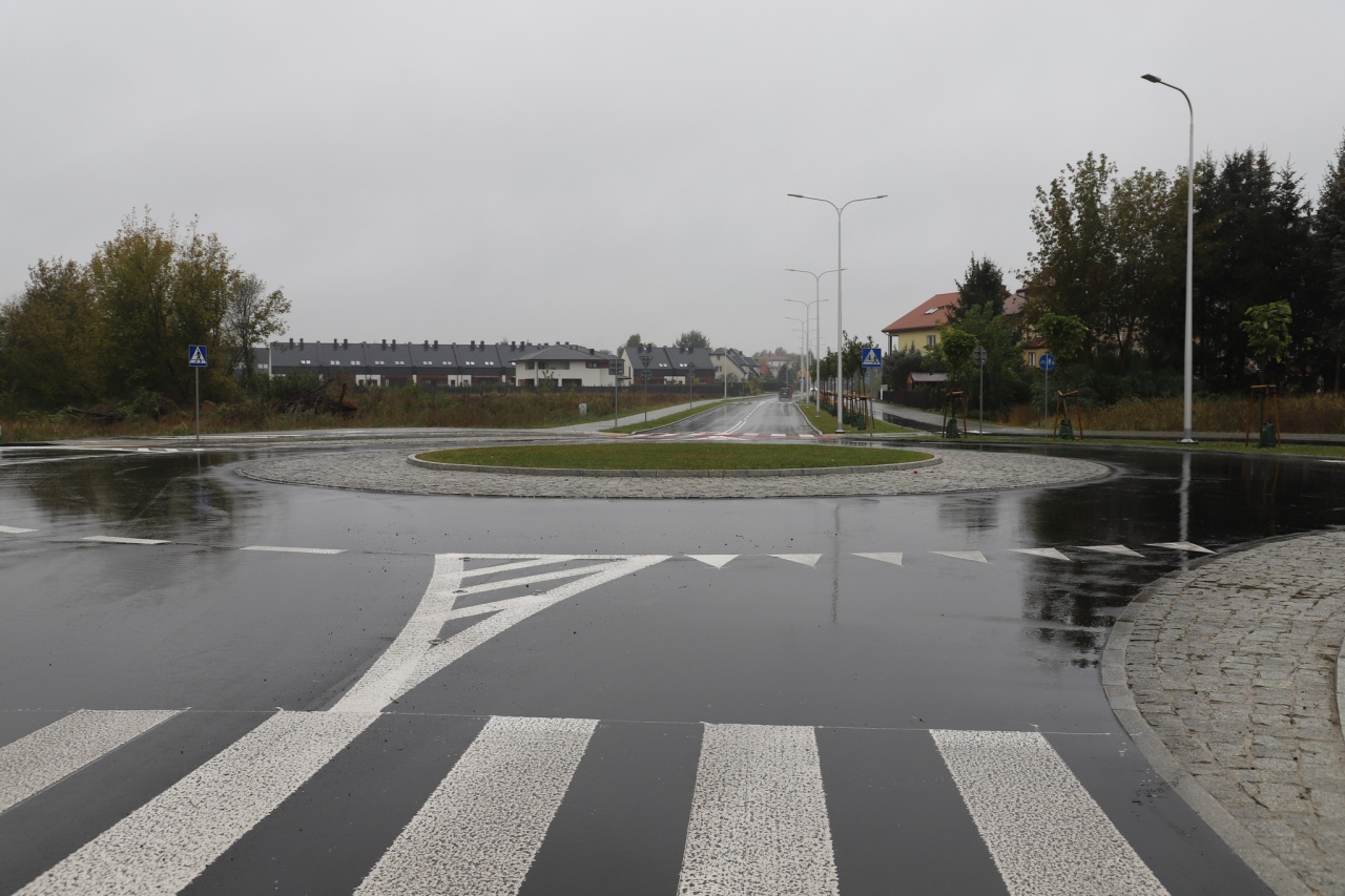 Oficjalny odbiór ulicy A. Gołasia w Ostrołęce [04.10.2024] - zdjęcie #9 - eOstroleka.pl