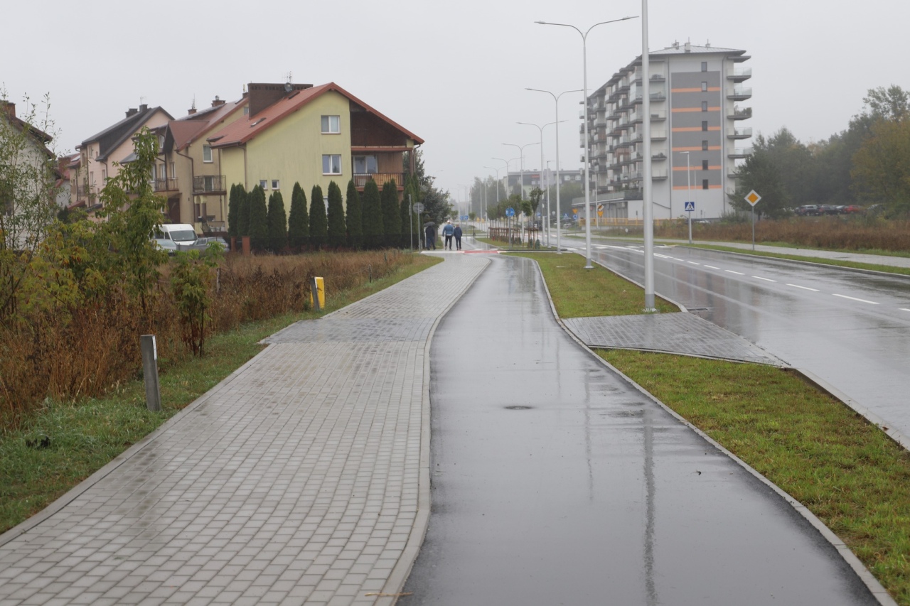 Oficjalny odbiór ulicy A. Gołasia w Ostrołęce [04.10.2024] - zdjęcie #4 - eOstroleka.pl