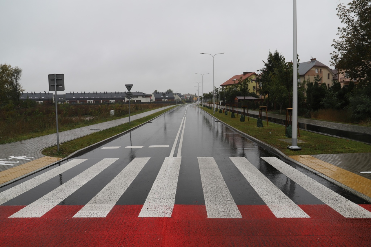 Oficjalny odbiór ulicy A. Gołasia w Ostrołęce [04.10.2024] - zdjęcie #2 - eOstroleka.pl