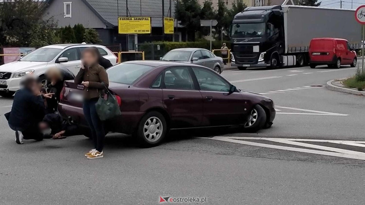 Wypadek na skrzyżowaniu ulic Słowackiego i Żeromskiego [04.10.2024] - zdjęcie #18 - eOstroleka.pl