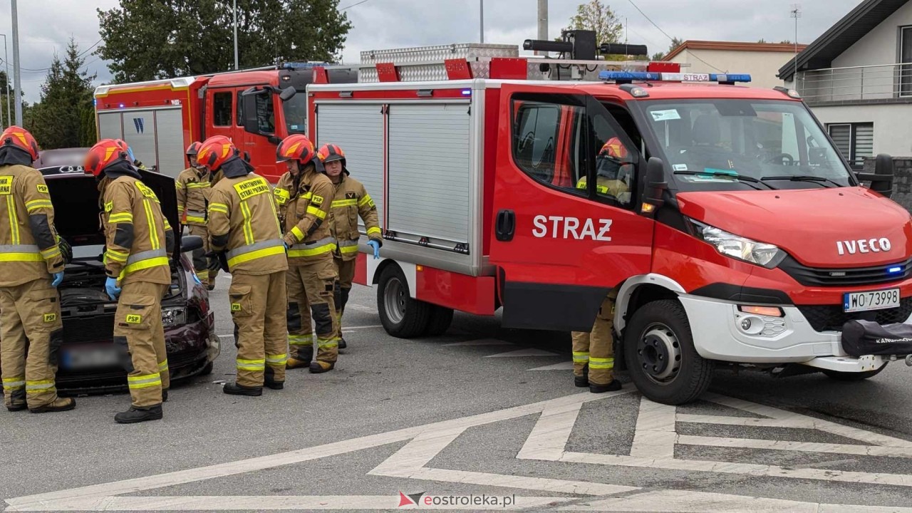 Wypadek na skrzyżowaniu ulic Słowackiego i Żeromskiego [04.10.2024] - zdjęcie #17 - eOstroleka.pl