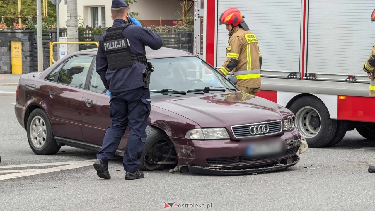 Wypadek na skrzyżowaniu ulic Słowackiego i Żeromskiego [04.10.2024] - zdjęcie #15 - eOstroleka.pl