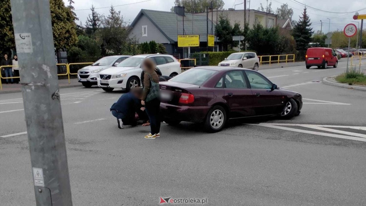 Wypadek na skrzyżowaniu ulic Słowackiego i Żeromskiego [04.10.2024] - zdjęcie #13 - eOstroleka.pl