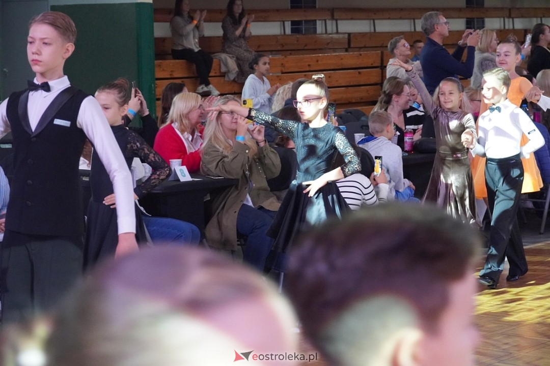 Turniej Tańca Towarzyskiego O Złotą Podwiązkę [05.10.2024] - zdjęcie #144 - eOstroleka.pl