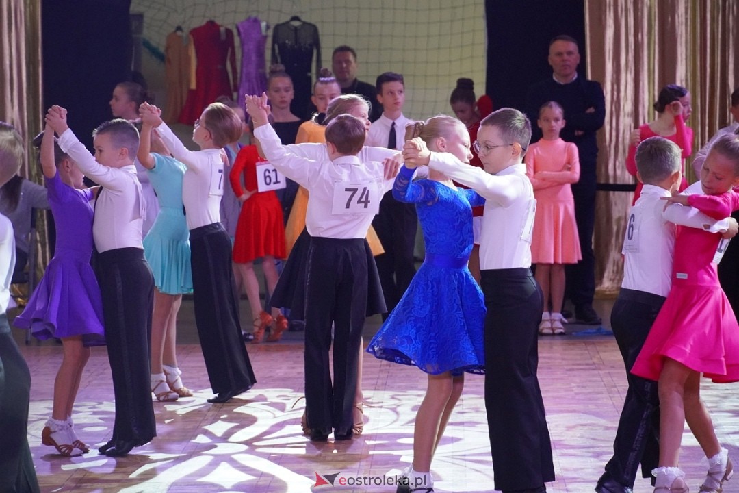Turniej Tańca Towarzyskiego O Złotą Podwiązkę [05.10.2024] - zdjęcie #56 - eOstroleka.pl