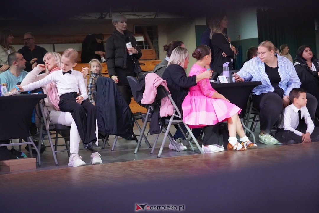 Turniej Tańca Towarzyskiego O Złotą Podwiązkę [05.10.2024] - zdjęcie #42 - eOstroleka.pl
