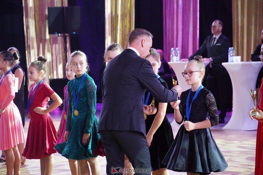 Turniej Tańca Towarzyskiego O Złotą Podwiązkę [05.10.2024] - zdjęcie #22 - eOstroleka.pl