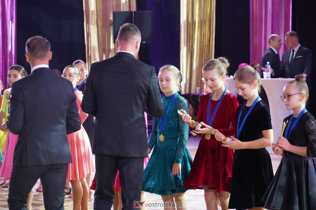 Turniej Tańca Towarzyskiego O Złotą Podwiązkę [05.10.2024] - zdjęcie #19 - eOstroleka.pl