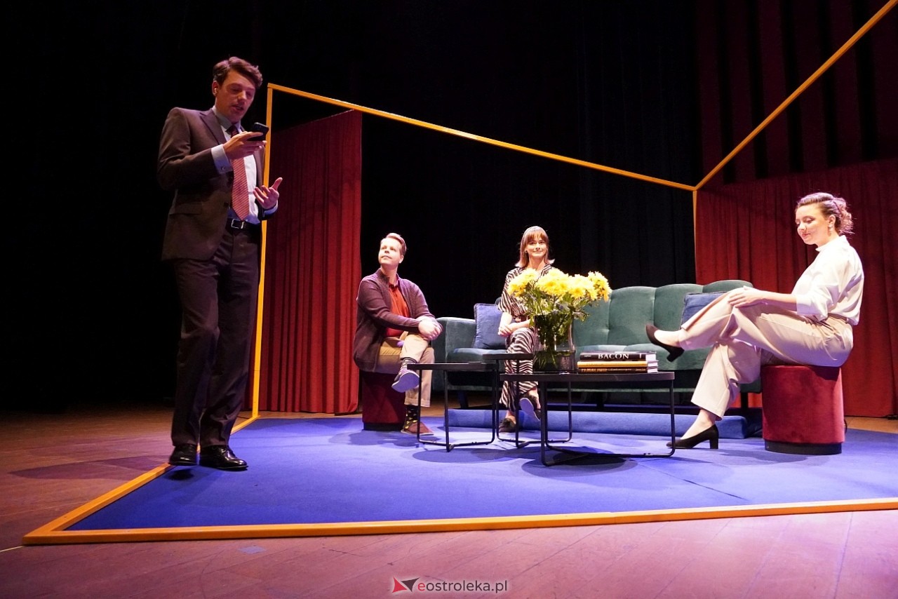 Próba generalna przed spektaklem Bóg mordu Teatru Tutejszego [5.10.2024] - zdjęcie #7 - eOstroleka.pl