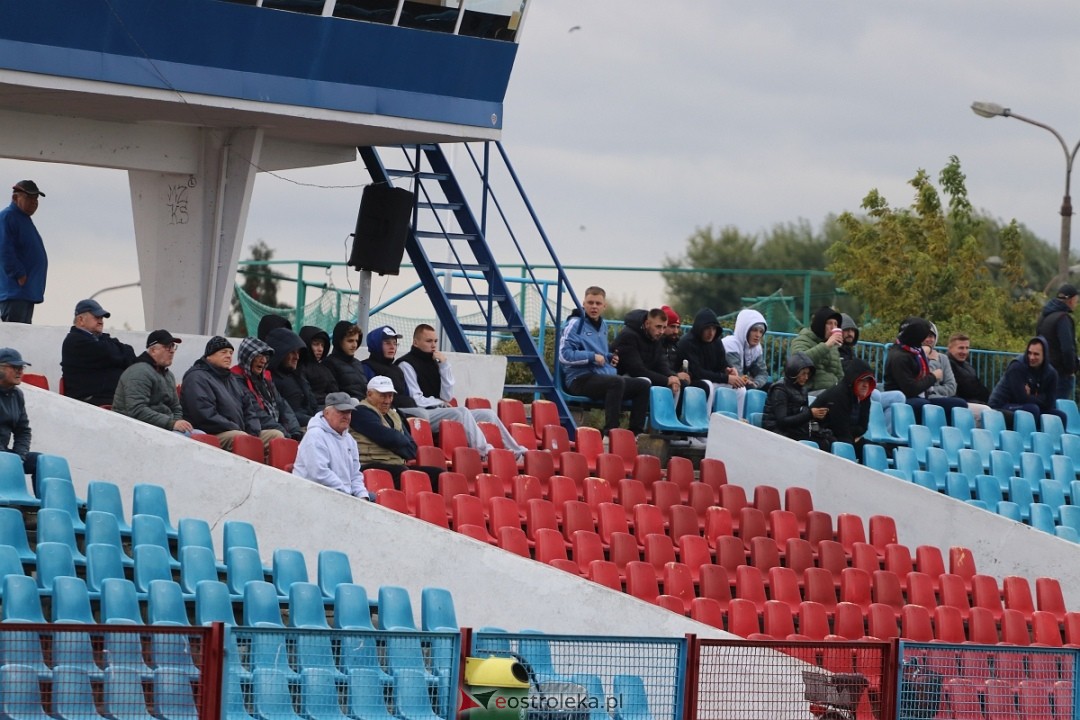 Narew Ostrołęka - Nadnarwianka Pułtusk [05.10.2024] - zdjęcie #40 - eOstroleka.pl