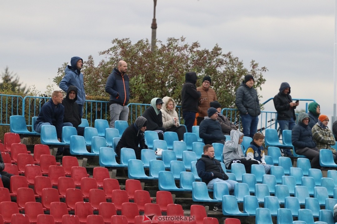Narew Ostrołęka - Nadnarwianka Pułtusk [05.10.2024] - zdjęcie #35 - eOstroleka.pl