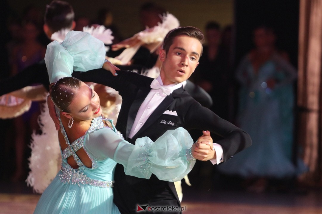 Turniej Tańca Towarzyskiego O Złotą Podwiązkę - gala wieczorna [05.10.2024] - zdjęcie #85 - eOstroleka.pl