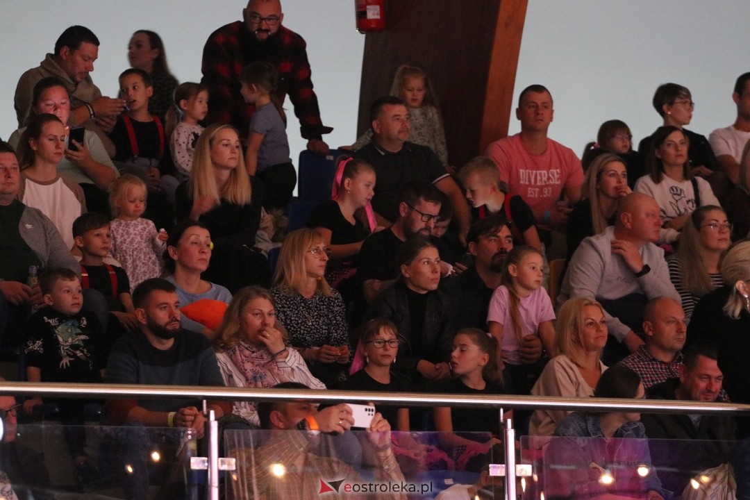 Turniej Tańca Towarzyskiego O Złotą Podwiązkę - gala wieczorna [05.10.2024] - zdjęcie #74 - eOstroleka.pl