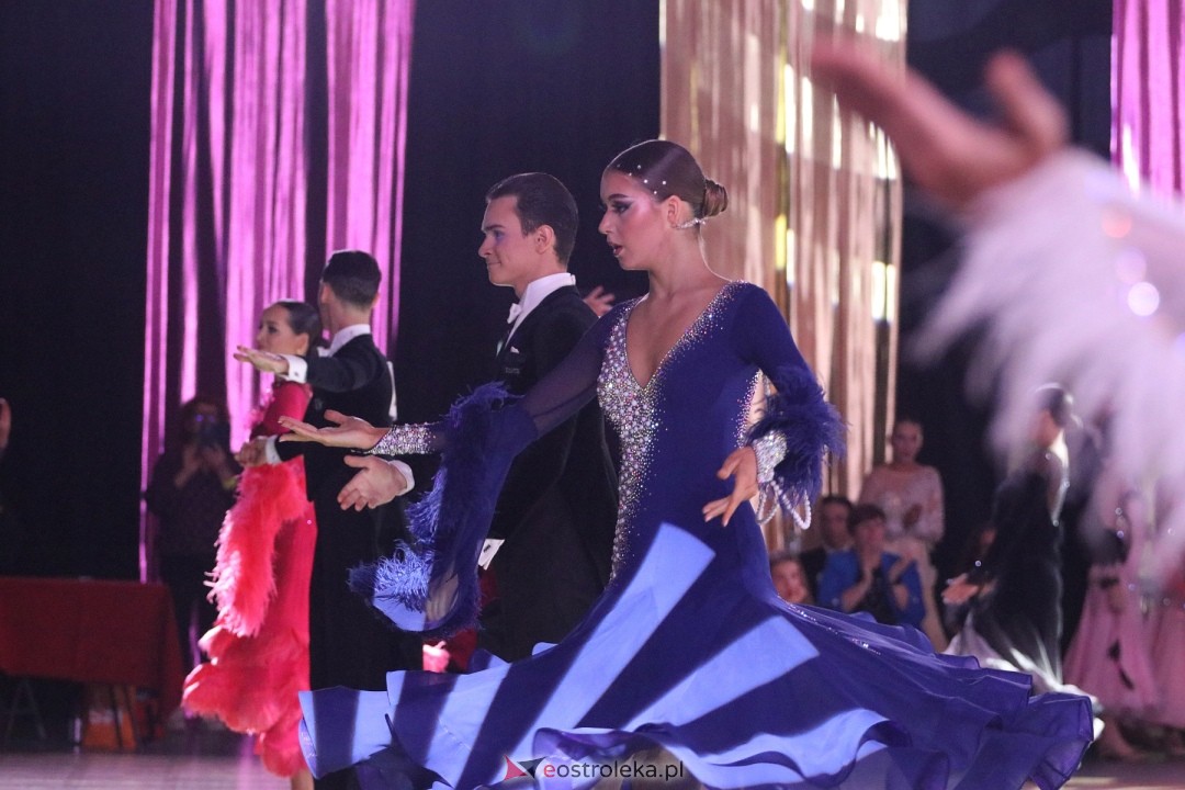 Turniej Tańca Towarzyskiego O Złotą Podwiązkę - gala wieczorna [05.10.2024] - zdjęcie #25 - eOstroleka.pl
