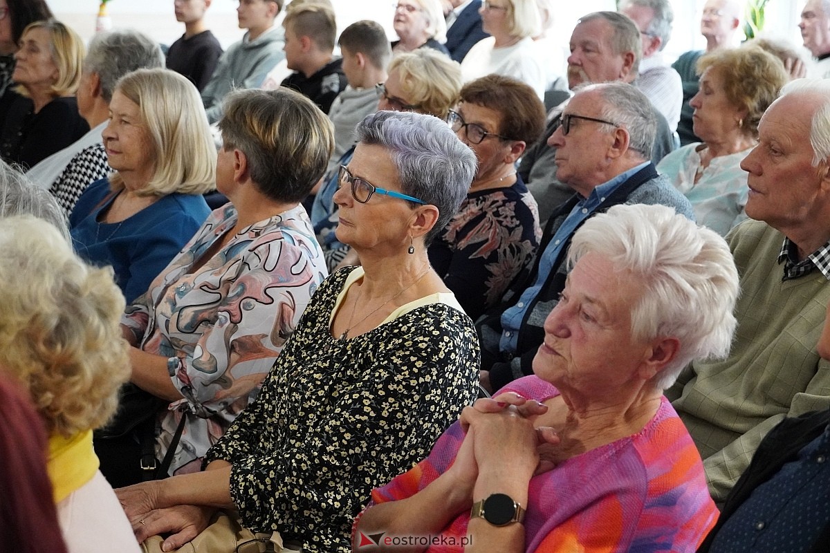 Spotkanie ku czci dr. Józefa Psarskiego [07.10.2024] - zdjęcie #8 - eOstroleka.pl