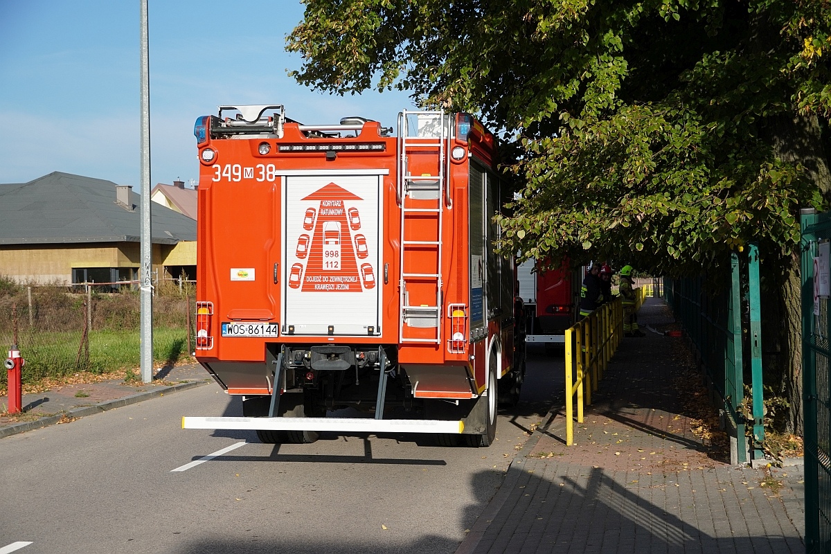 Próbna ewakuacja i ćwiczenia strażackie w Szkole Podstawowej nr 3 [08.10.2024] - zdjęcie #63 - eOstroleka.pl