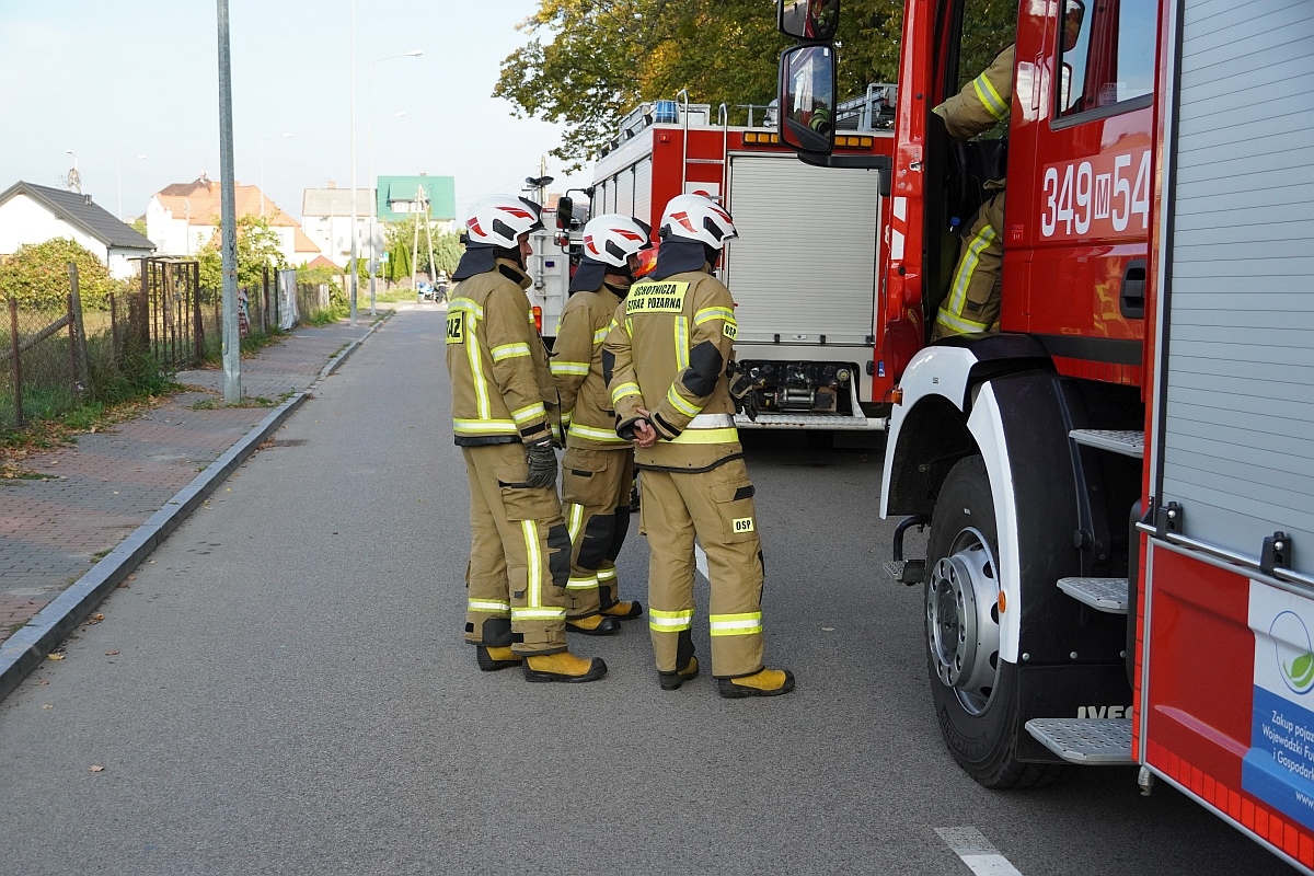 Próbna ewakuacja i ćwiczenia strażackie w Szkole Podstawowej nr 3 [08.10.2024] - zdjęcie #59 - eOstroleka.pl