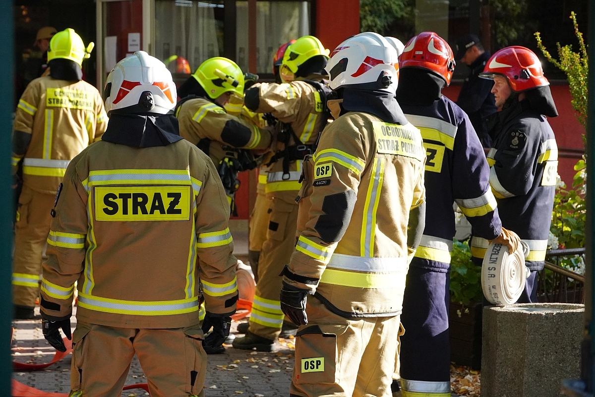 Próbna ewakuacja i ćwiczenia strażackie w Szkole Podstawowej nr 3 [08.10.2024] - zdjęcie #47 - eOstroleka.pl