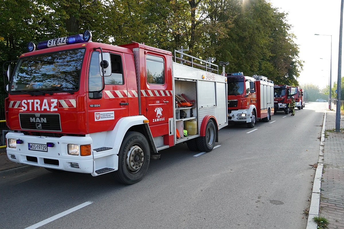 Próbna ewakuacja i ćwiczenia strażackie w Szkole Podstawowej nr 3 [08.10.2024] - zdjęcie #38 - eOstroleka.pl