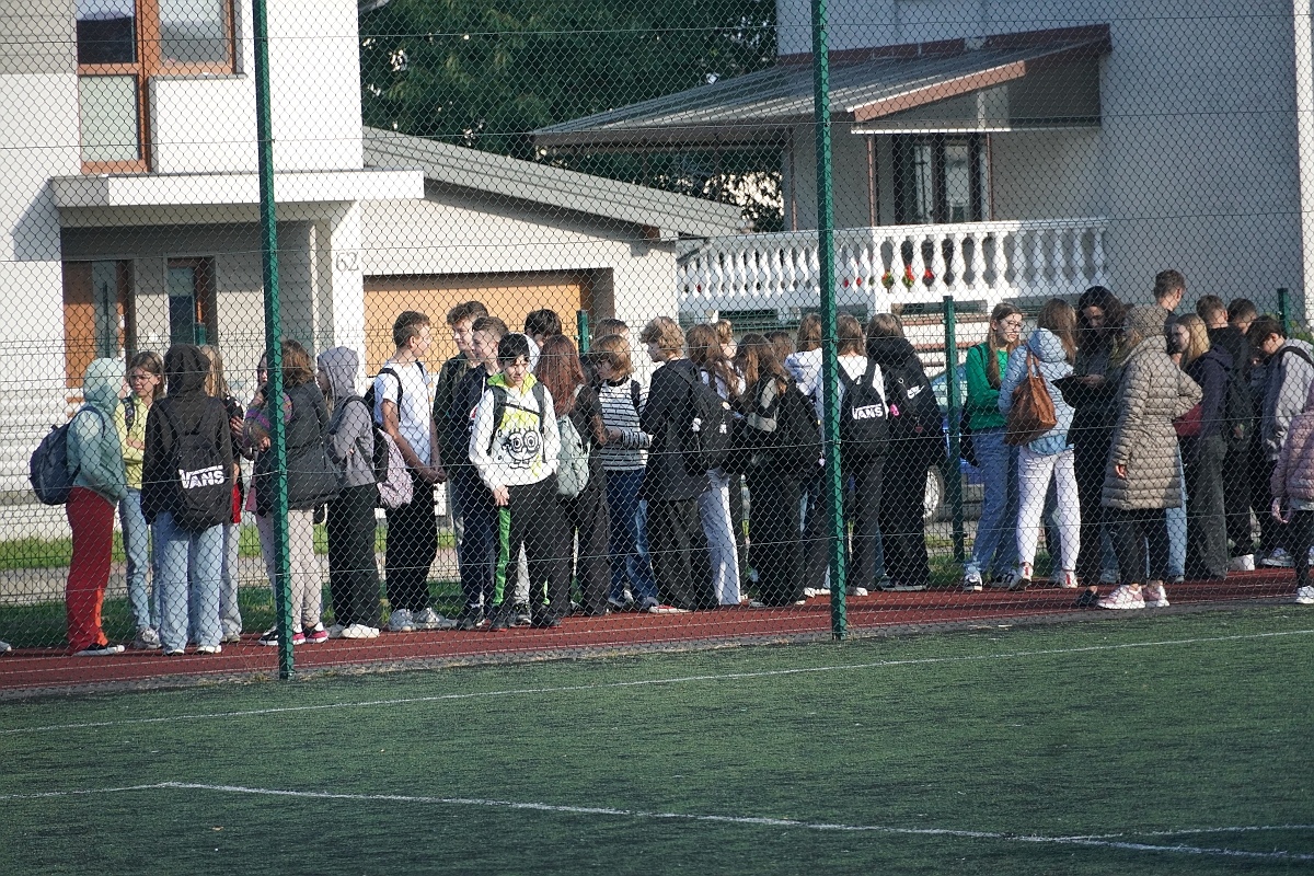 Próbna ewakuacja i ćwiczenia strażackie w Szkole Podstawowej nr 3 [08.10.2024] - zdjęcie #33 - eOstroleka.pl