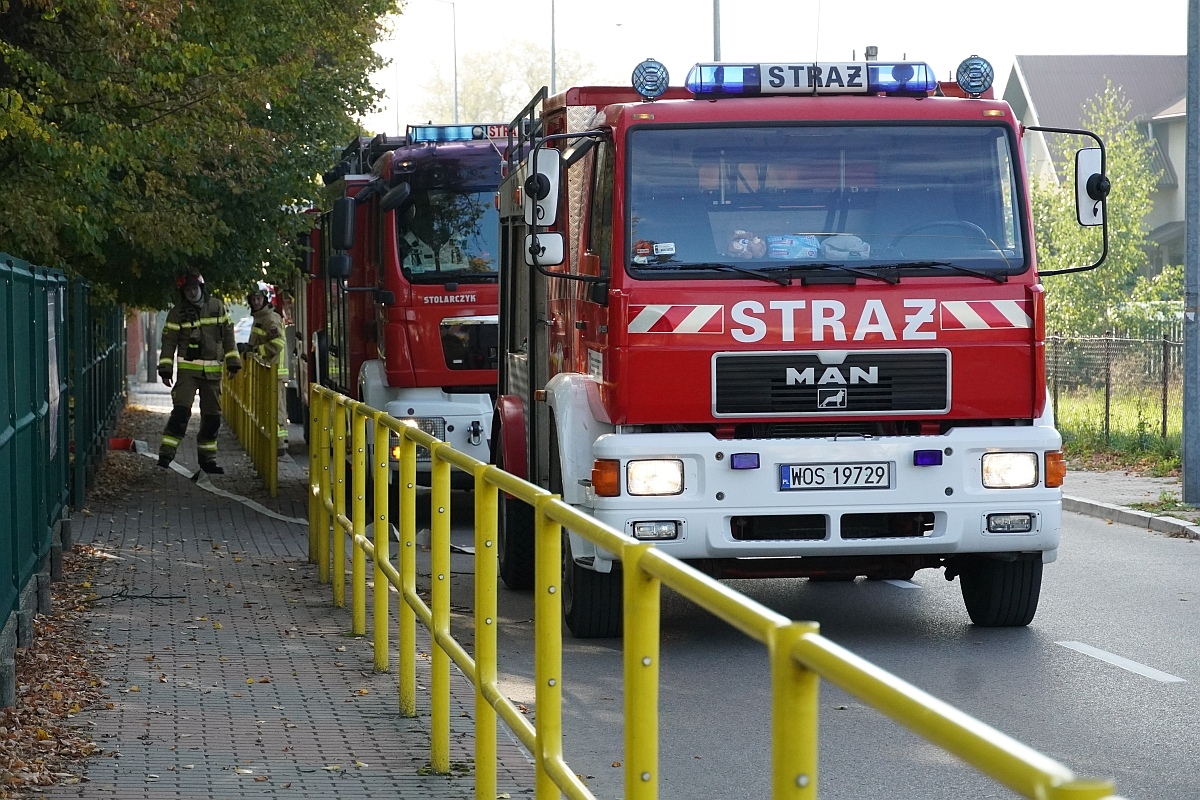 Próbna ewakuacja i ćwiczenia strażackie w Szkole Podstawowej nr 3 [08.10.2024] - zdjęcie #30 - eOstroleka.pl