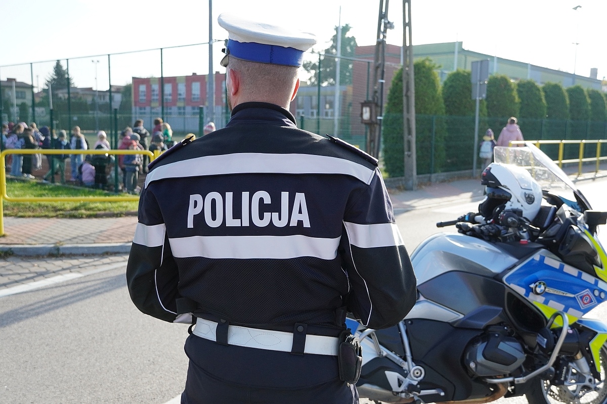 Próbna ewakuacja i ćwiczenia strażackie w Szkole Podstawowej nr 3 [08.10.2024] - zdjęcie #23 - eOstroleka.pl