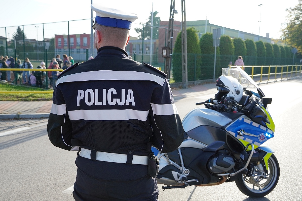 Próbna ewakuacja i ćwiczenia strażackie w Szkole Podstawowej nr 3 [08.10.2024] - zdjęcie #22 - eOstroleka.pl