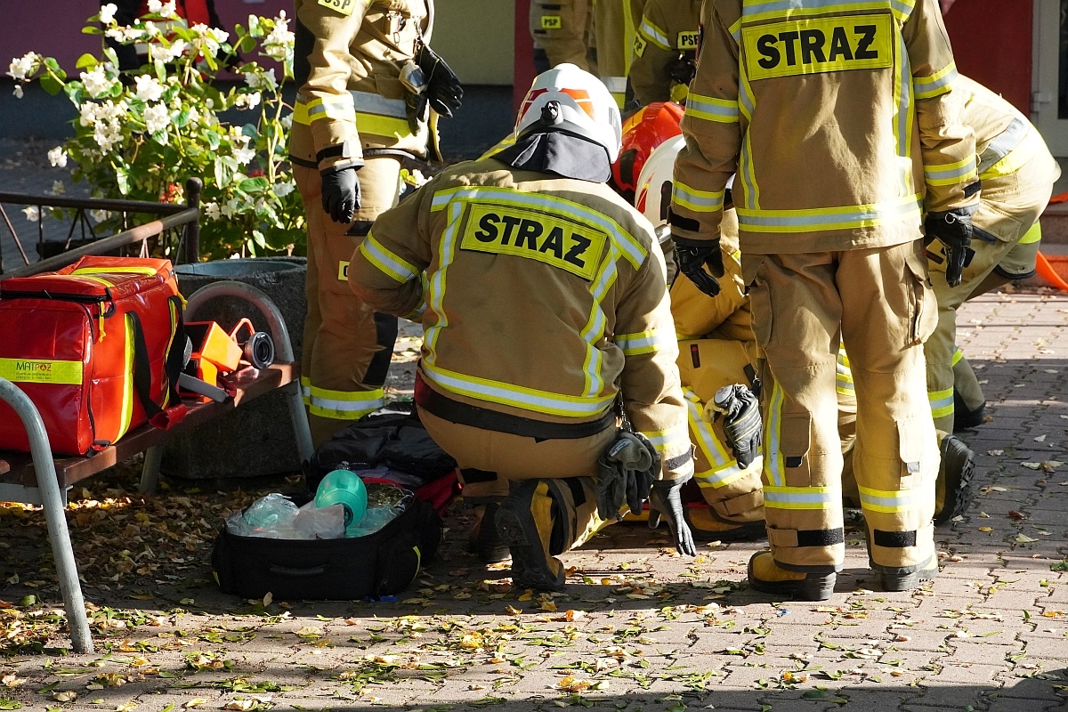 Próbna ewakuacja i ćwiczenia strażackie w Szkole Podstawowej nr 3 [08.10.2024] - zdjęcie #20 - eOstroleka.pl