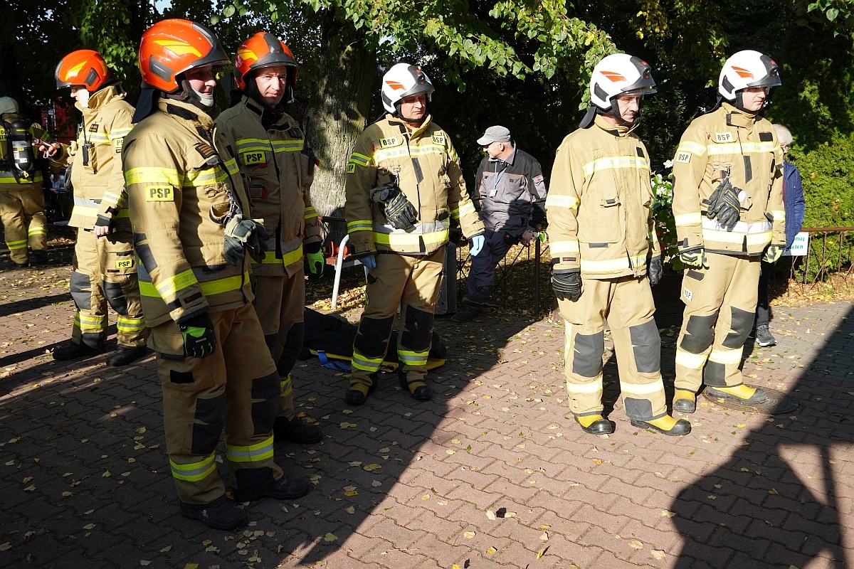 Próbna ewakuacja i ćwiczenia strażackie w Szkole Podstawowej nr 3 [08.10.2024] - zdjęcie #1 - eOstroleka.pl