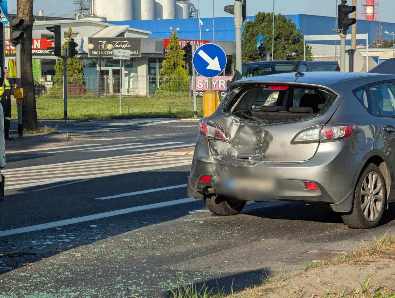 Wypadek na Alei Wojska Polskiego [08.10.2024] - zdjęcie #2 - eOstroleka.pl
